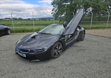 2015 BMW i8